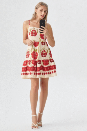 Vestido floral branco e vermelho