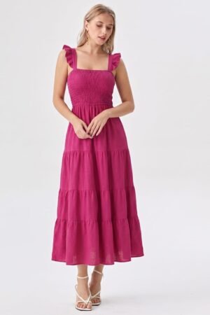 Vestido Midi Rosa com Lastex e Babados Românticos