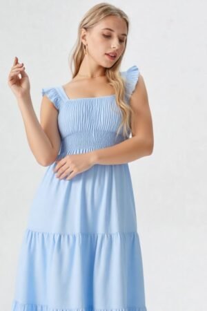 Vestido Midi Azul com Lastex e Babados Românticos